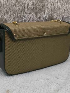 CG Elegant Chain Detail Crossbody Bag