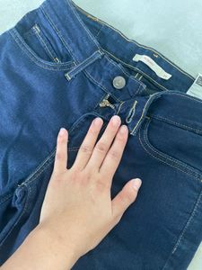 Levi&#39;s Dark Wash Jeans