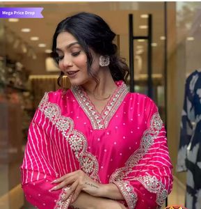 Bhandhini V Neck Three Quarter Sleeves Kurta