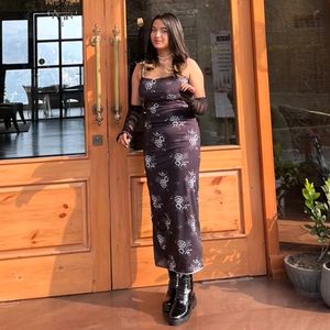 AESTHETIC BLACK DRESS