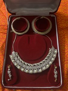 Beautiful Pearl Necklace Set