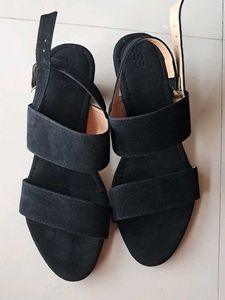 Black Block Heel Sandal ( NO BOX )
