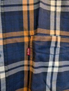 Levi’s Bold Plaid Essential!