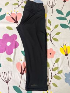 Black 3/4th Leggings