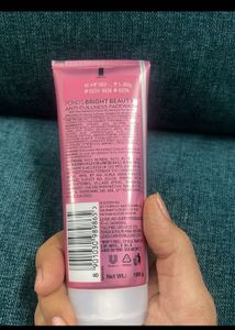 Pond&#39;s Bright Beauty Face Wash