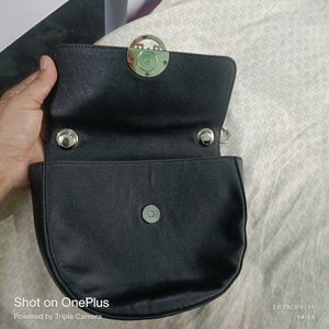 Leather Metrocity Small Handbag
