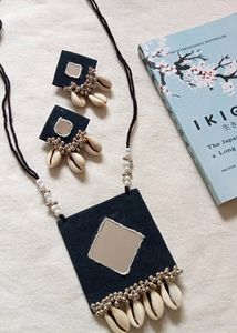 Black Fabric Mirror Necklace With Earrings