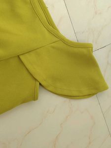 Chic Yellow Crop Top