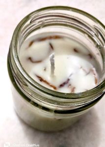 Rose petals candle