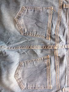 Women&#39;s Slim Fit Jean with Vintage Charm