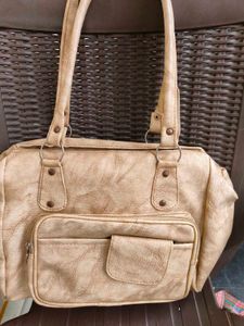 Beautiful Handbag With 6 Pockets