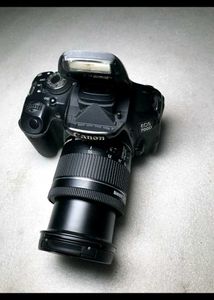 Canon 700D in Mint condition with new 18-55 STM M2