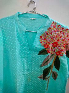 Elegant Floral Embroidered Kurta (Size 38)