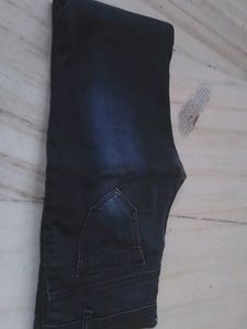 Black Jeans And Comtable