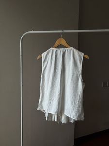 NEW LOOK White Pleated Tie Front Sleeveless Top