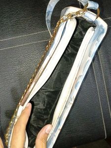 🎀Cute Sling Bag At Affordable Price 🎀