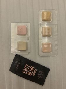 huda beauty powder and primer tester