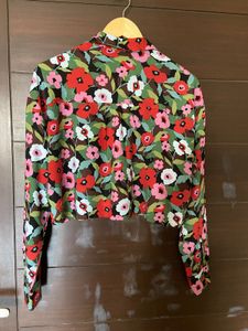 Forever 21 Women’s Floral Print top (xs)