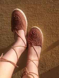 Trendy Crochet Tie-up Sandal