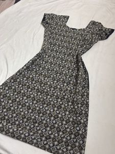 Embroidered check pattern kurti