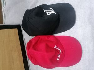 Caps