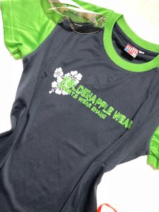 raglan y2k baby tee 🍀