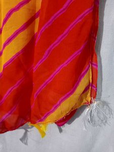 Scarf R