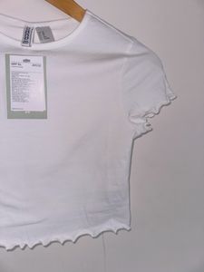 H&amp;m White Cropped Tshirt🤍