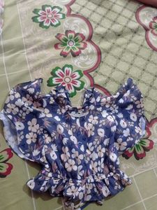 Floral Print Flutter Sleeve Top