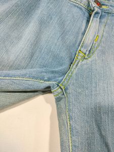 Light Blue Jeans (Women&#39;s)