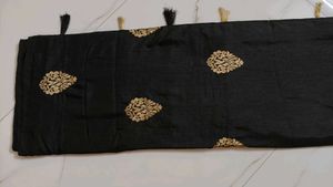 Elegant Black &amp; Gold Saree
