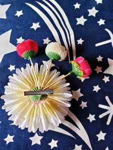 Beautiful hair bun gajra 3 rose🌹 and 1 sunflower