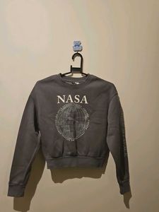 H&M Cropped Printed Sweatshirt