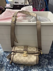 Crossbody Bag need to clean
