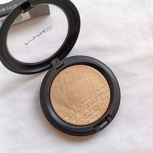 MAC Extra Dimension Skinfinish