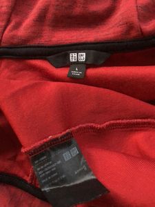UNIQLO HOODIE M to L