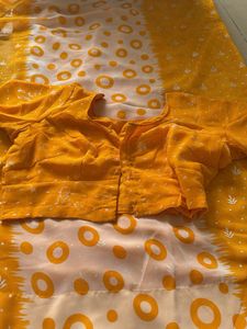 Yellow &amp; White Printed Saree