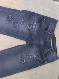 Star Patch Skinny Jeans