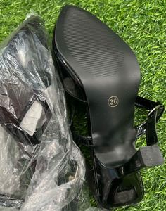 Black Heels - Luyshoe