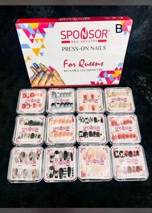 Sponsor 12 Pieces Of Fake Nails With Kit
