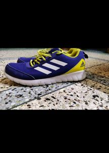 Adidas Tennis Shoe
