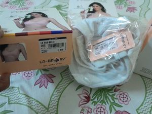 WHITE LA-BRARY FAB-BEE-C Bra