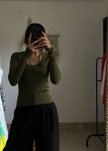 ZARA Green Long Sleeve Crop Top