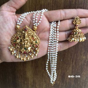 Pearl Necklace Set