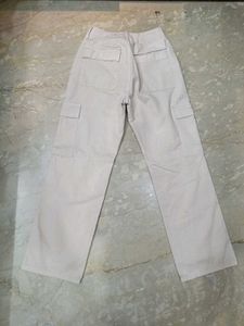 mango cargo jeans in cream colour