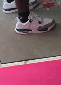 Jordan Low Top Sneakers