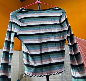 Full Sleeve Crop Top