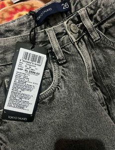 Straight Leg Jeans Takyo Talkies !