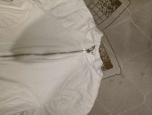 White Zip-Up V Style Crop Top