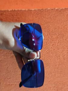 blue 🔵 sunglasses 😎